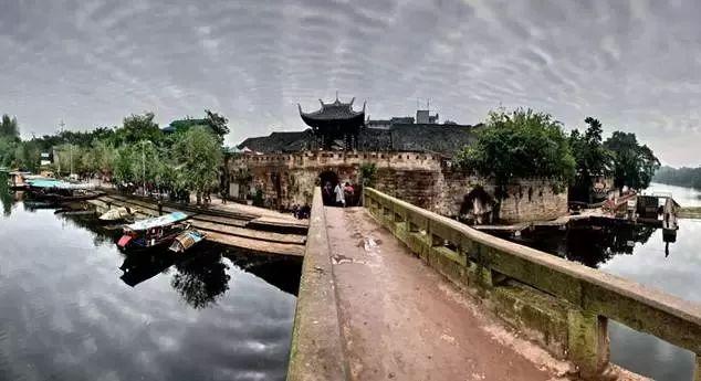 救援聪明男孩